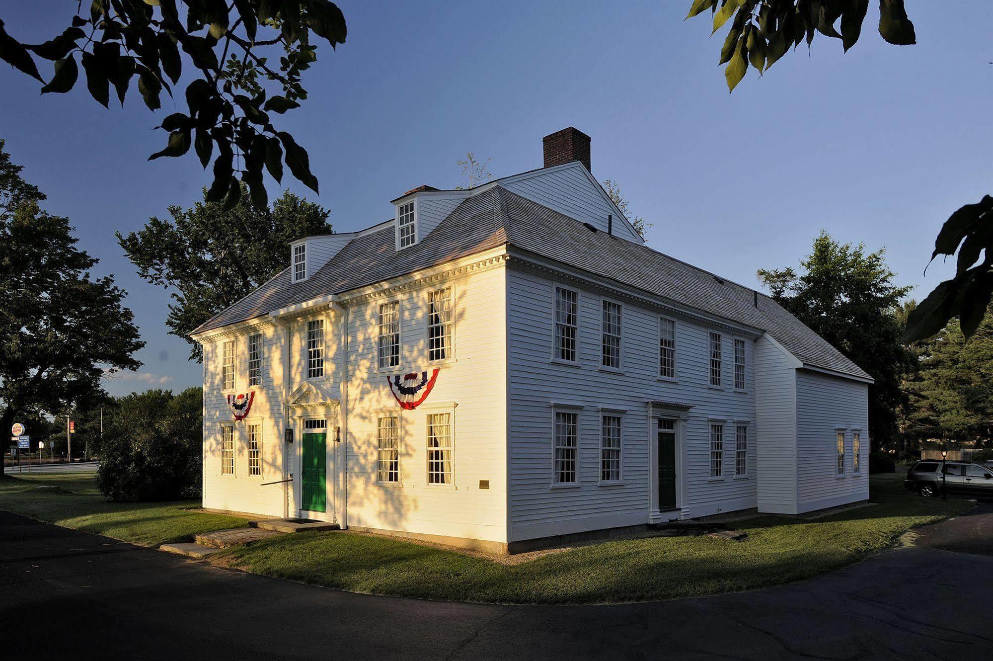 Old Sturbridge Inn & Reeder Family Lodges Exterior photo