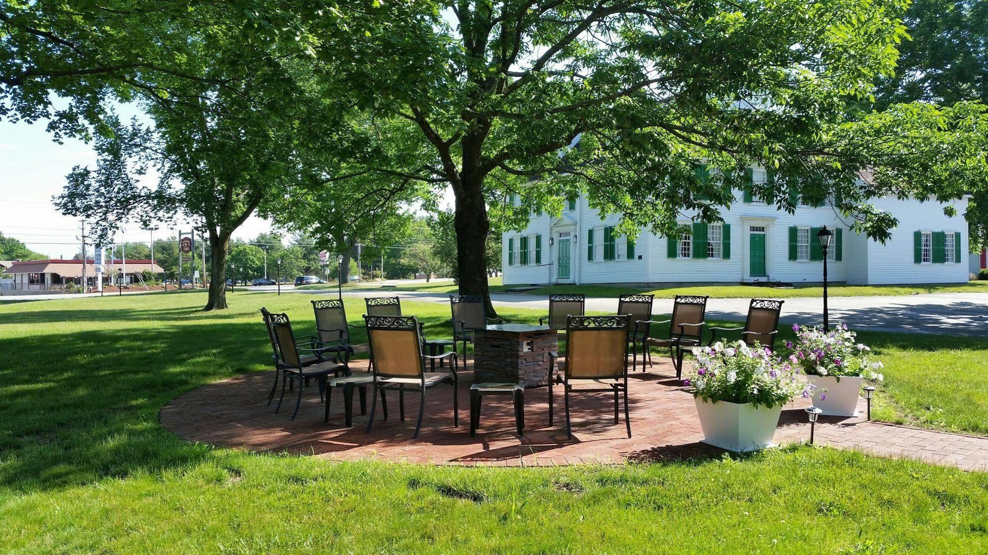 Old Sturbridge Inn & Reeder Family Lodges Exterior photo